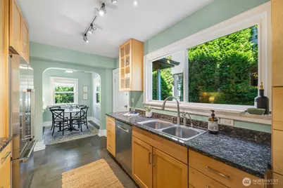 2341 31st Avenue S, Seattle, WA 98144 - Photo 9