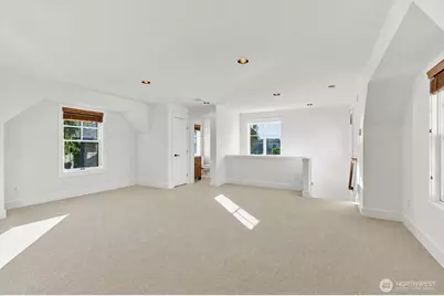 328 10th Avenue W, Kirkland, WA 98033 - Photo 29