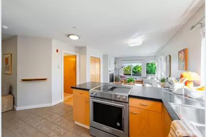 225 NE 65th Street #406, Seattle, WA 98115 - Photo 9