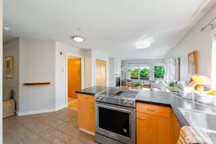 225 NE 65th St, Seattle, WA 98115 - Photo 9