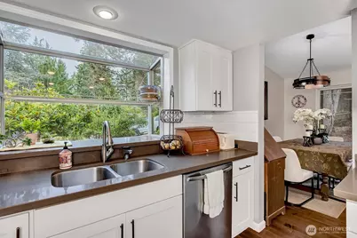 15228 SE 49th Street, Bellevue, WA 98006 - Photo 11