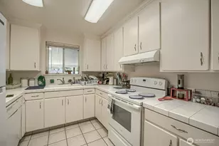 11651 SE 212th Pl, Kent, WA 98031 - Photo 15