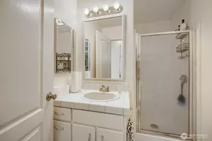 11651 SE 212th Pl, Kent, WA 98031 - Photo 13