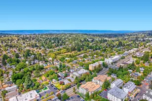 8745 Greenwood Ave N, Seattle, WA 98103 - Photo 27