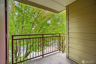 8745 Greenwood Ave N, Seattle, WA 98103 - Photo 19