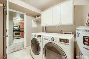 8745 Greenwood Ave N, Seattle, WA 98103 - Photo 17