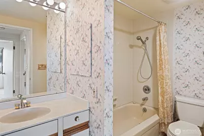 1120 Spring Street #1404, Seattle, WA 98122 - Photo 13