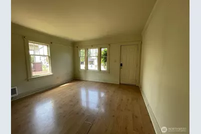 114 Wells Avenue S, Renton, WA 98057 - Photo 5