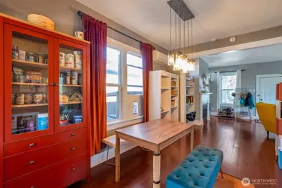 937 N 88th Street, Seattle, WA 98103 - Photo 5