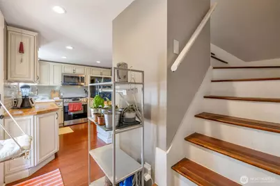 937 N 88th Street, Seattle, WA 98103 - Photo 19