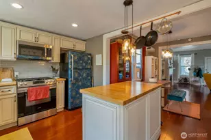 937 N 88th St, Seattle, WA 98103 - Photo 9