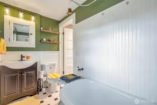 937 N 88th St, Seattle, WA 98103 - Photo 11