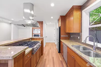 514 Prospect Street #B, Seattle, WA 98109 - Photo 5