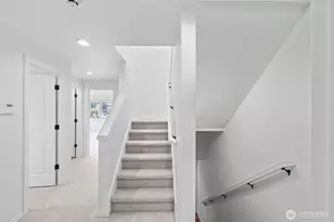 514 Prospect St, Seattle, WA 98109 - Photo 11