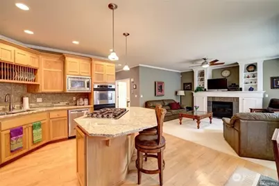 921 274th Way SE, Sammamish, WA 98075 - Photo 7