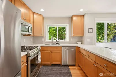 6800 Oswego Place NE, Seattle, WA 98115 - Photo 7