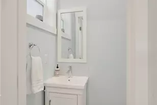 6800 Oswego Pl NE, Seattle, WA 98115 - Photo 17