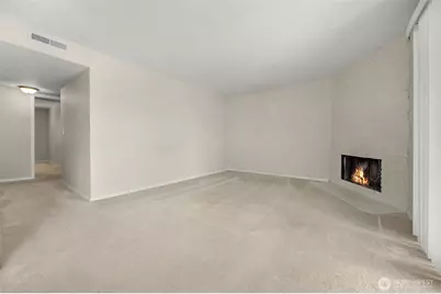 12525 NE 145th Place #F107, Kirkland, WA 98034 - Photo 9