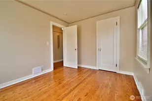 229 S 57th St, Tacoma, WA 98408 - Photo 9