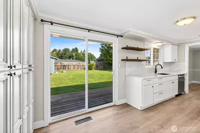 1206 S Walnut St, Burlington, WA 98233 - Photo 11