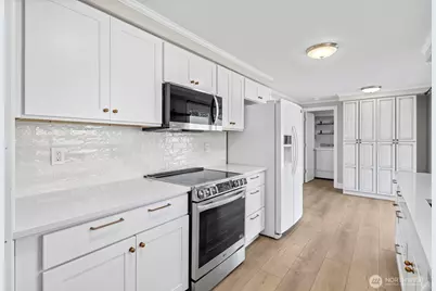 1206 S Walnut St, Burlington, WA 98233 - Photo 9