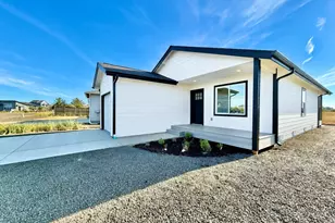 1401 Diamond Head Ave SW, Ocean Shores, WA 98569 - Photo 1