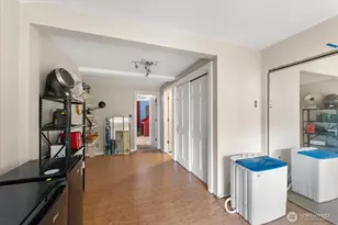 8730 Palatine Ave N, Seattle, WA 98103 - Photo 9