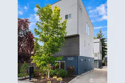 3613 Wallingford Avenue N, Seattle, WA 98103 - Photo 1