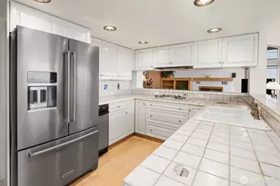 231 Skyline Dr, Edmonds, WA 98020 - Photo 11