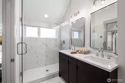 2935 39th Avenue SW, Seattle, WA 98116 - Photo 13