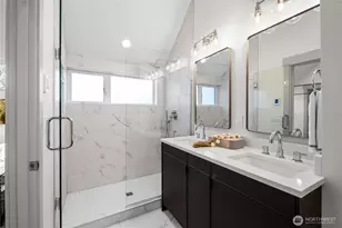 2935 39th Ave SW, Seattle, WA 98116 - Photo 13