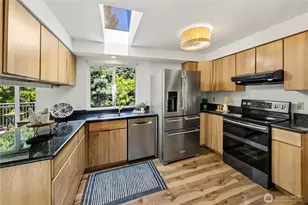 10320 NE 123rd Pl, Kirkland, WA 98034 - Photo 7