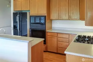 2349 SW Harbor Ave SW, Seattle, WA 98126 - Photo 9
