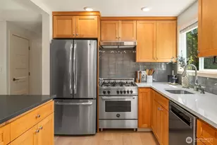 8003 NE 128th St, Kirkland, WA 98034 - Photo 17