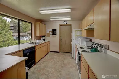 20198 Viking Crest Loop NE #8-201, Poulsbo, WA 98370 - Photo 35
