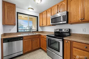 988 Ridgeway Dr, Oak Harbor, WA 98277 - Photo 11