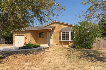 988 Ridgeway Drive, Oak Harbor, WA 98277 - Photo 1