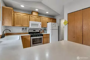 20217 86th Ave Ct E, Spanaway, WA 98387 - Photo 11