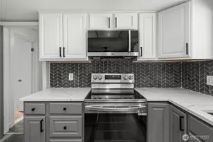19109 57th St E, Lake Tapps, WA 98391 - Photo 11