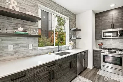 539 S Cloverdale Street #D, Seattle, WA 98108 - Photo 7