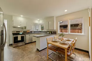 819 NE 100th St, Seattle, WA 98125 - Photo 5