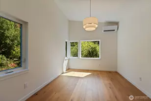 817 NE 100th St, Seattle, WA 98125 - Photo 21