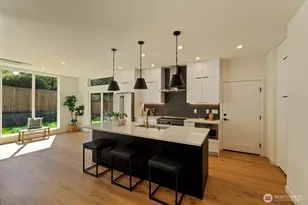 817 NE 100th St, Seattle, WA 98125 - Photo 3