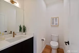 817 NE 100th St, Seattle, WA 98125 - Photo 9