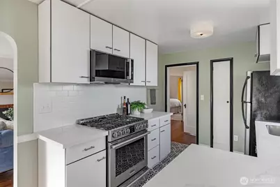 1022 NE 72nd Street, Seattle, WA 98115 - Photo 9