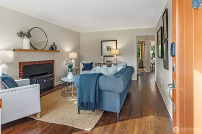 1022 NE 72nd Street, Seattle, WA 98115 - Photo 3