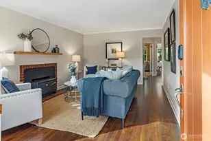 1022 NE 72nd St, Seattle, WA 98115 - Photo 3