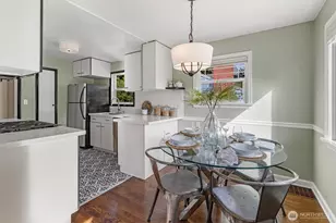 1022 NE 72nd St, Seattle, WA 98115 - Photo 5