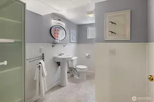 1022 NE 72nd St, Seattle, WA 98115 - Photo 17