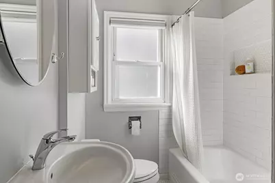 1022 NE 72nd Street, Seattle, WA 98115 - Photo 13